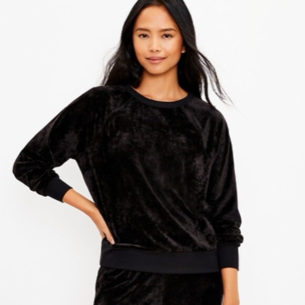 NWT Lou & Grey Crushed Velour Crewneck Sweater in Navy Size Medium